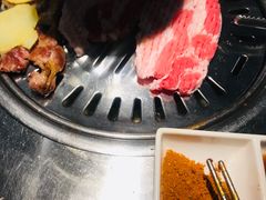 满心尝五花肉-韩聚屋韩国烤肉餐厅(新北万达店)