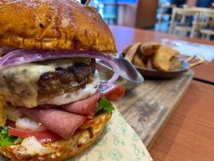 双蛋指椒牛肉汉堡-魏斯理汉堡(西安沣东吾悦店)