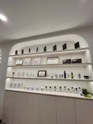 -JNK皮肤管理中心