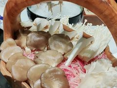 -红鼎豆捞·非遗鲍皇汤火锅(宝丰路店)