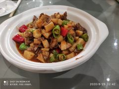 -梓檚中餐厅湖北菜小龙虾武昌鱼排骨藕汤(黄鹤楼店)