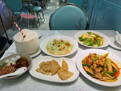 -孔雀云贵川·融合菜(长宁来福士店)
