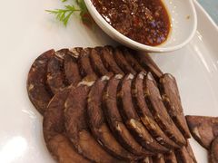 酱香牛腱-鸿运楼烤鸭店(天桥店)