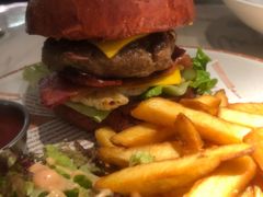 红丝绒芝士牛肉汉堡-阿妮叶李(光谷世界城店)