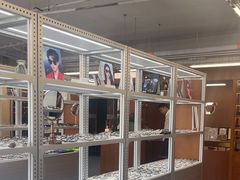 -无奔眼镜·蔡司·依视路授权店(朝阳大悦城店)