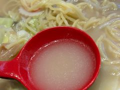 -大食代美食广场(上海中心店)