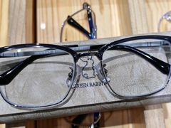 -豪门视光·星趣控·蔡司依视路眼镜代理商(中央大街店)