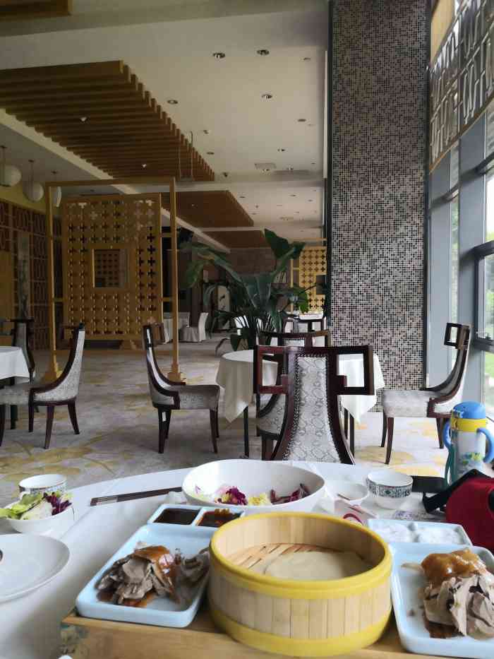 景园假日酒店泰盛轩烤鸭-"来这参加婚宴,位置实在不好找.酒店环境还.