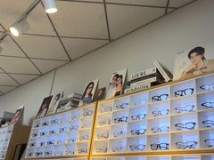 -天空之镜眼镜店蔡司依视路配镜授权零售店(望京颐堤港店)