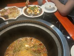 -袁小二大东北铁锅炖(吉祥村总部)