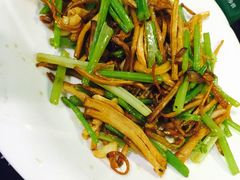 芹菜杏鲍菇-旺角小渔村(幸福中路店)