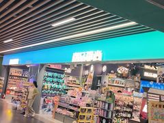 -潮品挚尚(五角场苏宁易购店)