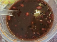 -爆炸头阿姨小四川正宗川味小吃(无任何分店)
