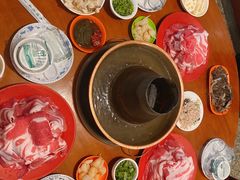 -洞庭洲·防空洞火锅·铜锅涮肉·烧烤(新百广场店)