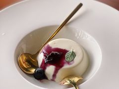 甜品奶冻-MONICH牛排融合餐厅(和义大道购物中心店)