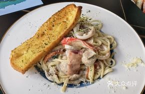 Scallop, Bacon, Mushroom Cream Sauce Pasta