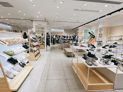 -hotwind热风(丽影广场店)