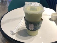 牛油果草莓卡式-野萃山·潮汕厚果汁(十亩地店)