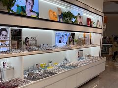 -J-Optical佳视明眼镜·蔡司视觉(青岛金茂览秀城店)
