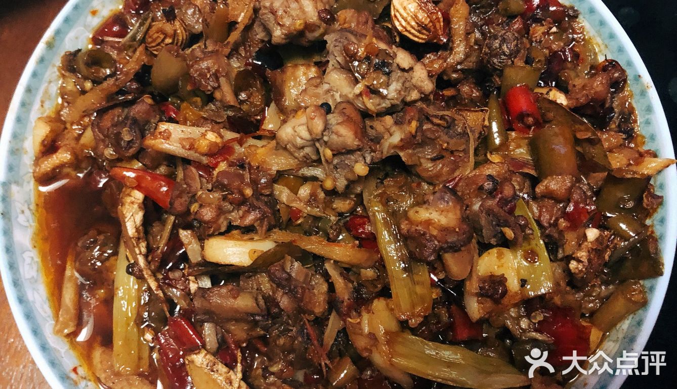 鲜香浓郁麻辣焦糯的泡椒鸭翅