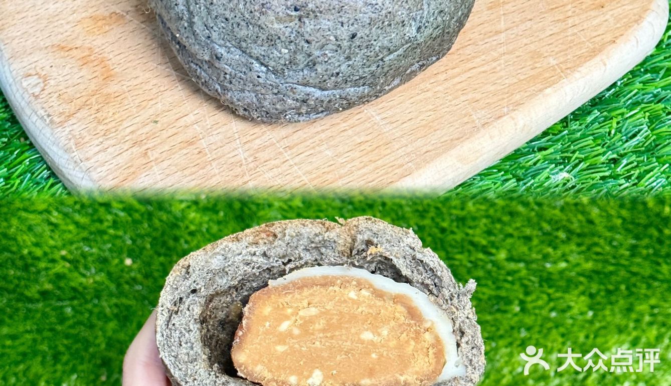 肉松面包控大满足‼️边吃边掉-陆小熙 毛茸茸