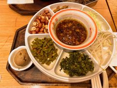 麻酱肉臊子拌粉-小满手工粉(上海维璟广场店)