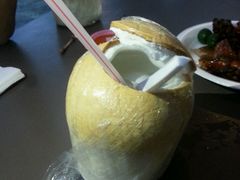 -东海岸人工湖美食村