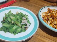 -东来菜馆•手抓海鲜家常菜•海鲜锅贴