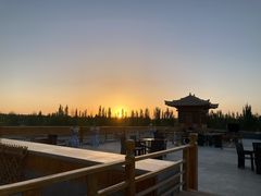 -敦煌山庄摘星阁