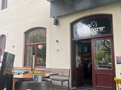 -Ribs & Burgers The Rocks