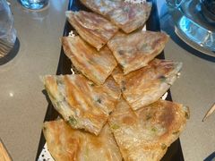 葱香手撕饼-享月汤皇·海鲜小火锅·聚会(曲江创意谷店)