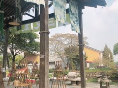 -田园东方蜜桃村的田野营地