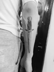 -Black Tattoo Studio