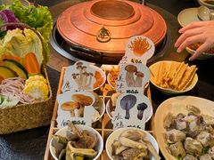 -菌自由丨野生菌火锅特色庭院餐厅(丽江古城店)