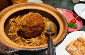 Braised Pork Meatballs with Bamboo Shoots and Salted Egg Yolk