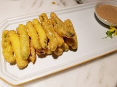咸蛋黄四季豆-初蓉丨遇见新川菜(亲贤街荣耀店)