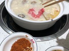 -三人行骨头王火锅(长寿店)