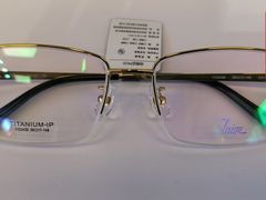 -罗伯特眼镜·蔡司官方授权(前海桂湾店)