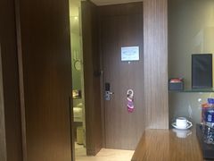 -上海滴水湖皇冠假日酒店