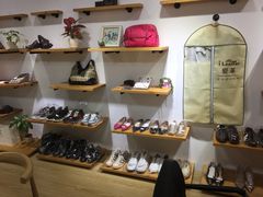 -爱革·奢品·鞋包·衣物·家居(博荟广场店)