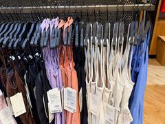 -lululemon(上海浦东IFC店)