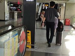 -虹桥火车站-停车场