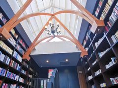 -钟书阁(松江泰晤士小镇店)