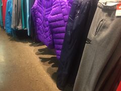 -NIKE上海青浦换季优惠店