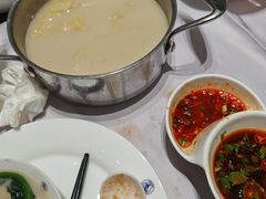 -红鼎豆捞·非遗鲍皇汤火锅(宝丰路店)