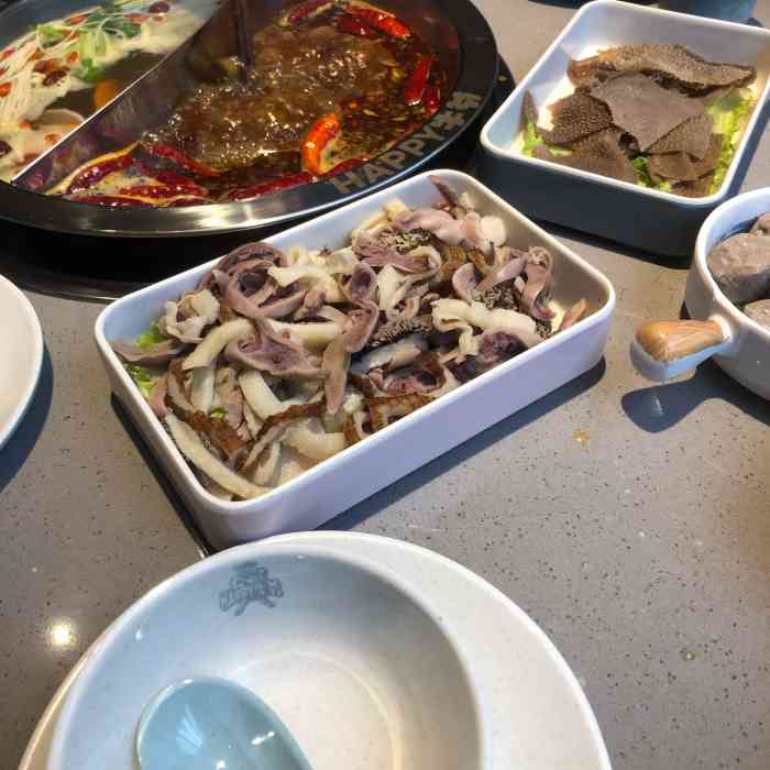 happy牛爷-"这家店环境特好,桌面都很干净,打卡吃的是.