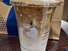 绯红白摩卡-瑞幸咖啡(宁波嘉汇国贸店)