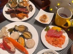 -广州万富希尔顿酒店·感趣自助餐厅·金秋蟹宴生蚝海鲜刺身