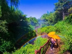 -雪山彩虹谷景区