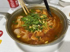 番茄丸子+泡椒-铁锅哥米线